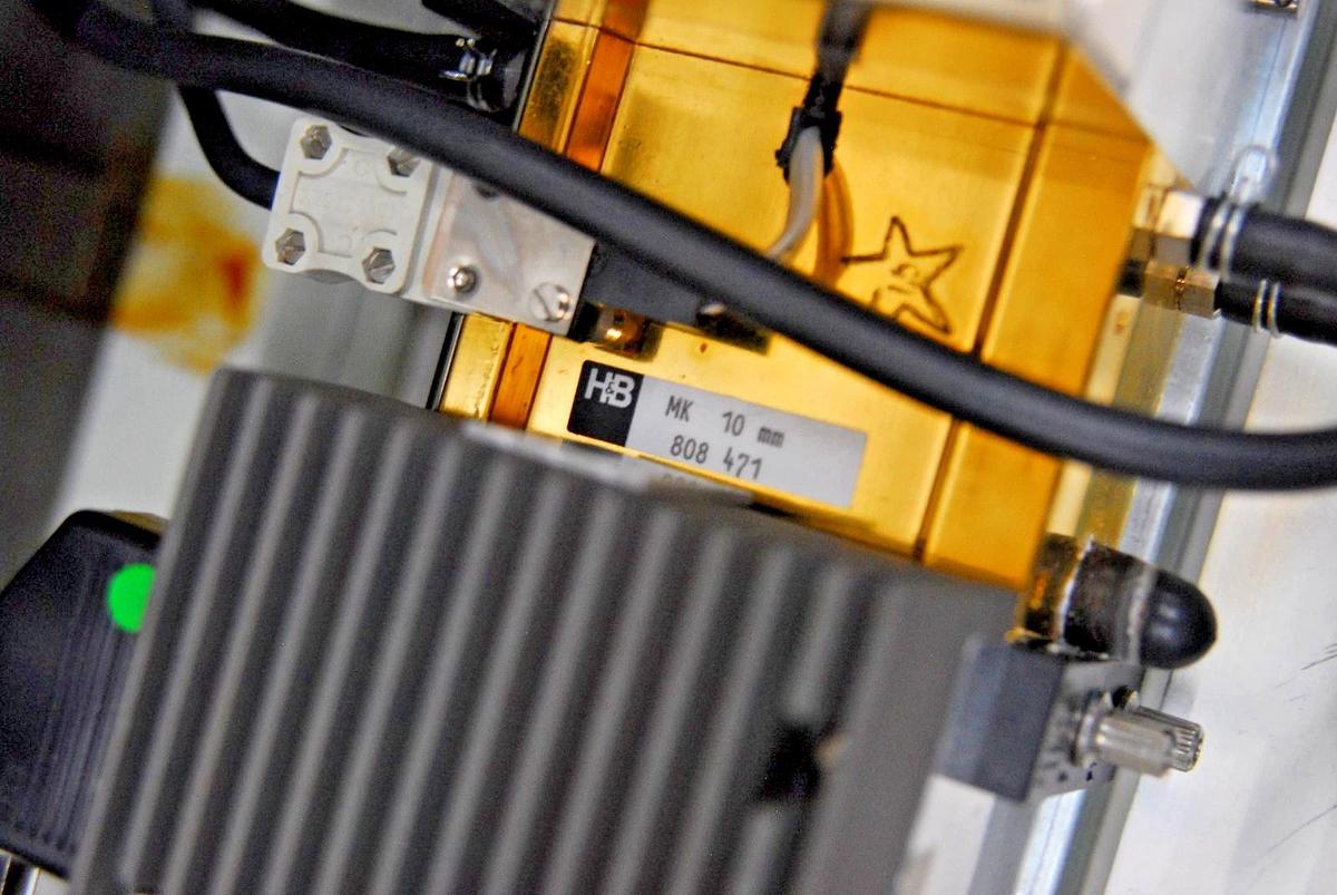 Used H&B  URAS 3 G Gas Analyzer C02 (Hartmann and Braun) - Read Description