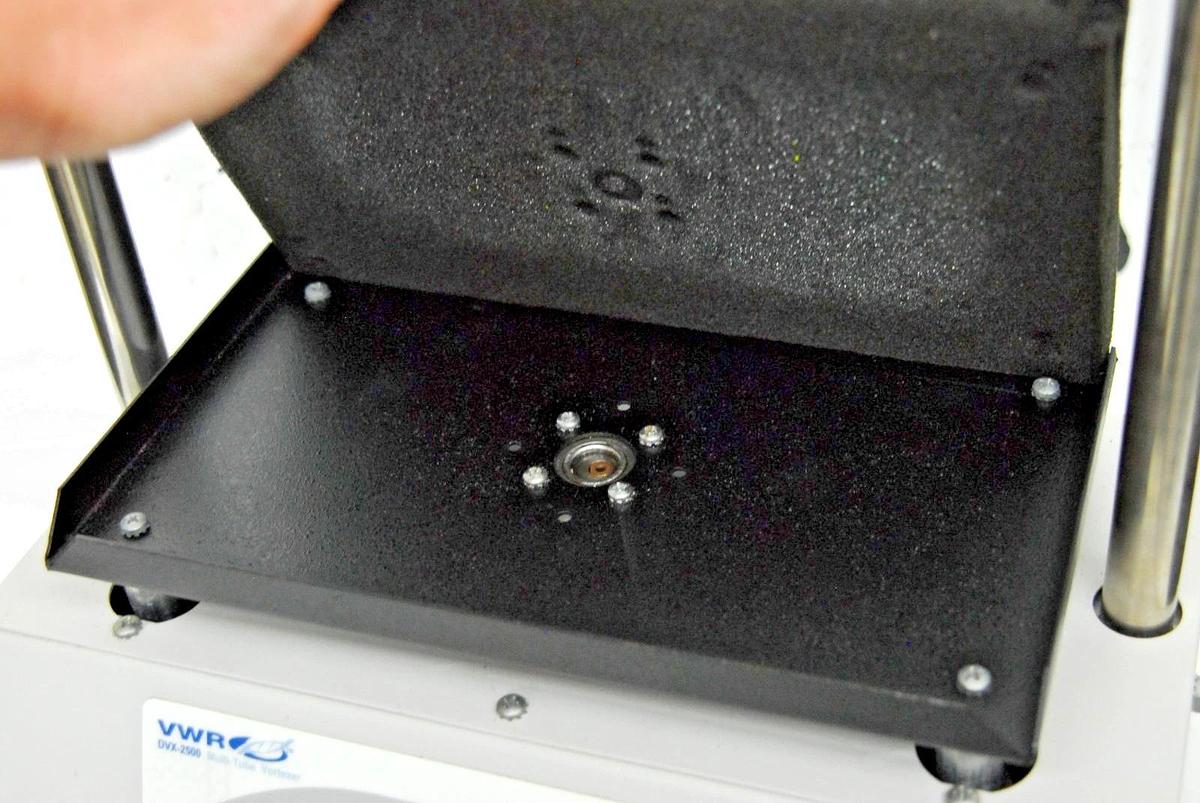 Used VWR Scientific DVX-2500 14005-826 945063 Digital Multi-Tube Vortexer