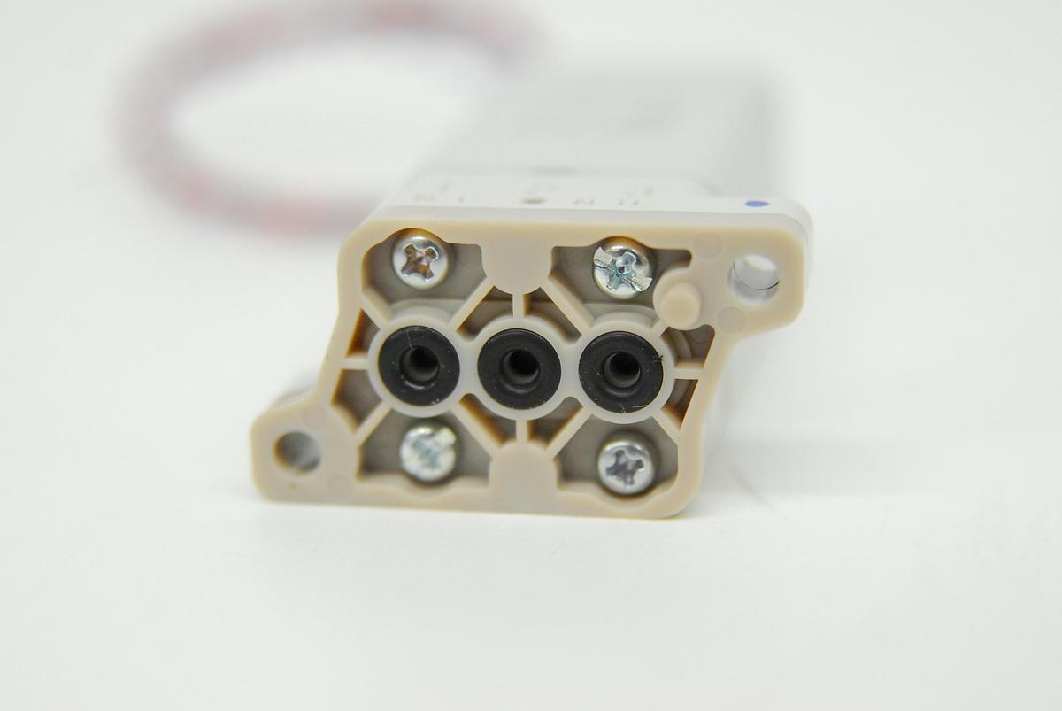 Used SMC LVM205RY-5CP-KOZ-Q Chemical Valve 2 Port (2m Diameter)