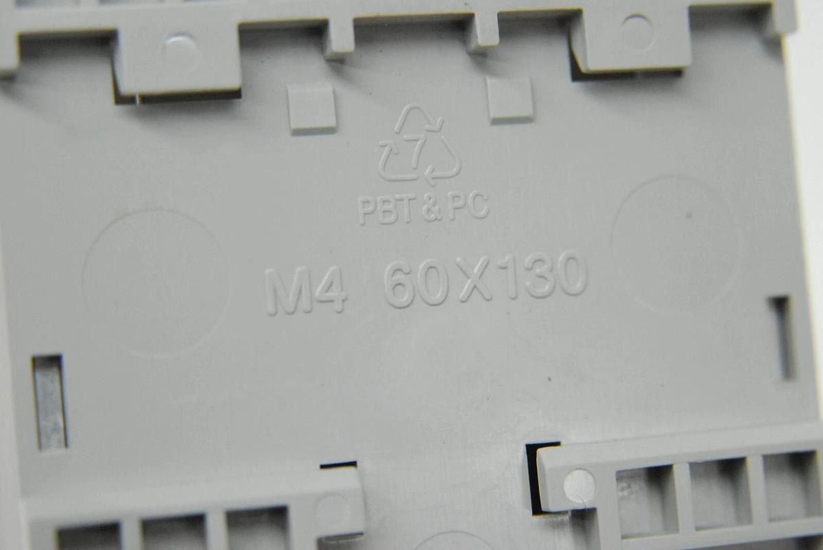 Used Allen-Bradley 160-AA03NSF1P1 7.06 C Variable Frequency Drive W/ 160-P1 Keypad