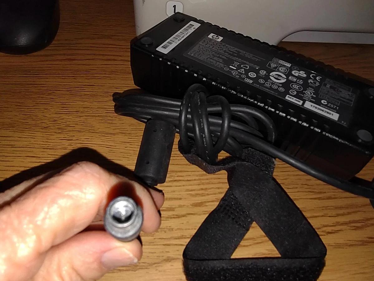 Used HP 135W AC Adapter 647982-001