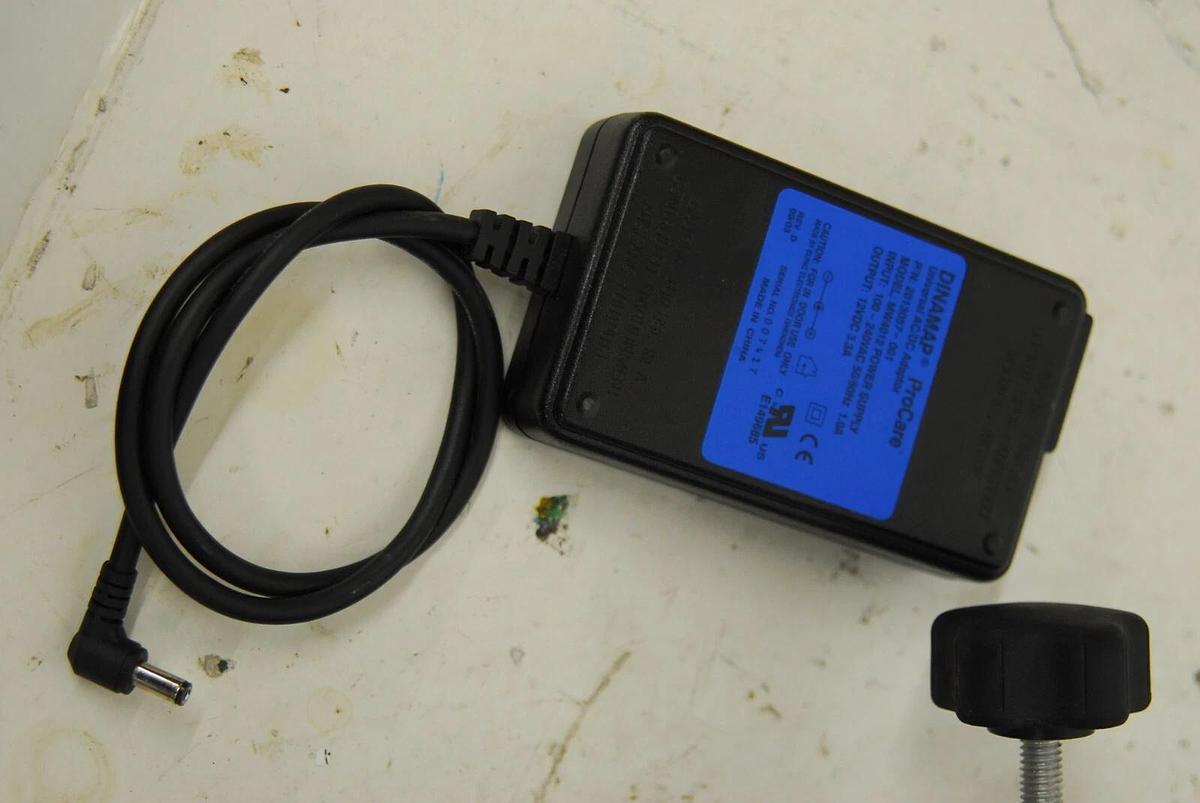 Used GE Dinamap ProCare 400 (DPC400NR) W/ Power Adapter- READ DESCRIPTION