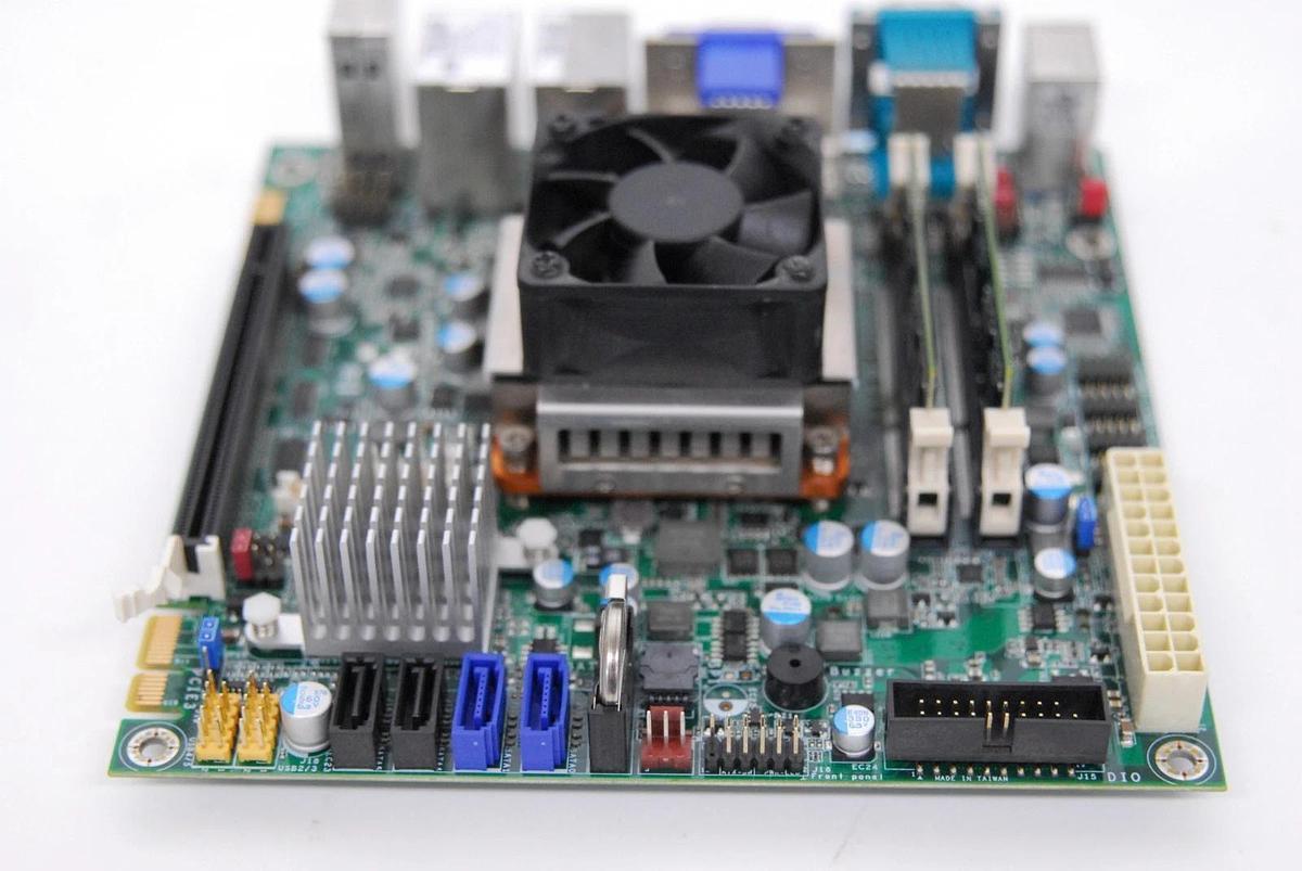 Used DFI HR100-CRM 774-HR1001-552G Mini-ITX Motherboard (8gb RAM, SR02T i7 CPU)