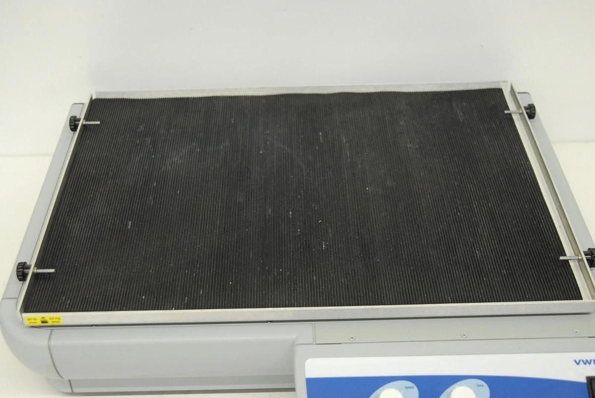 Used VWR 89032-100 5000 STD Standard Analog Orbital Shaker 24"x18" Deck/500 RPM/120V