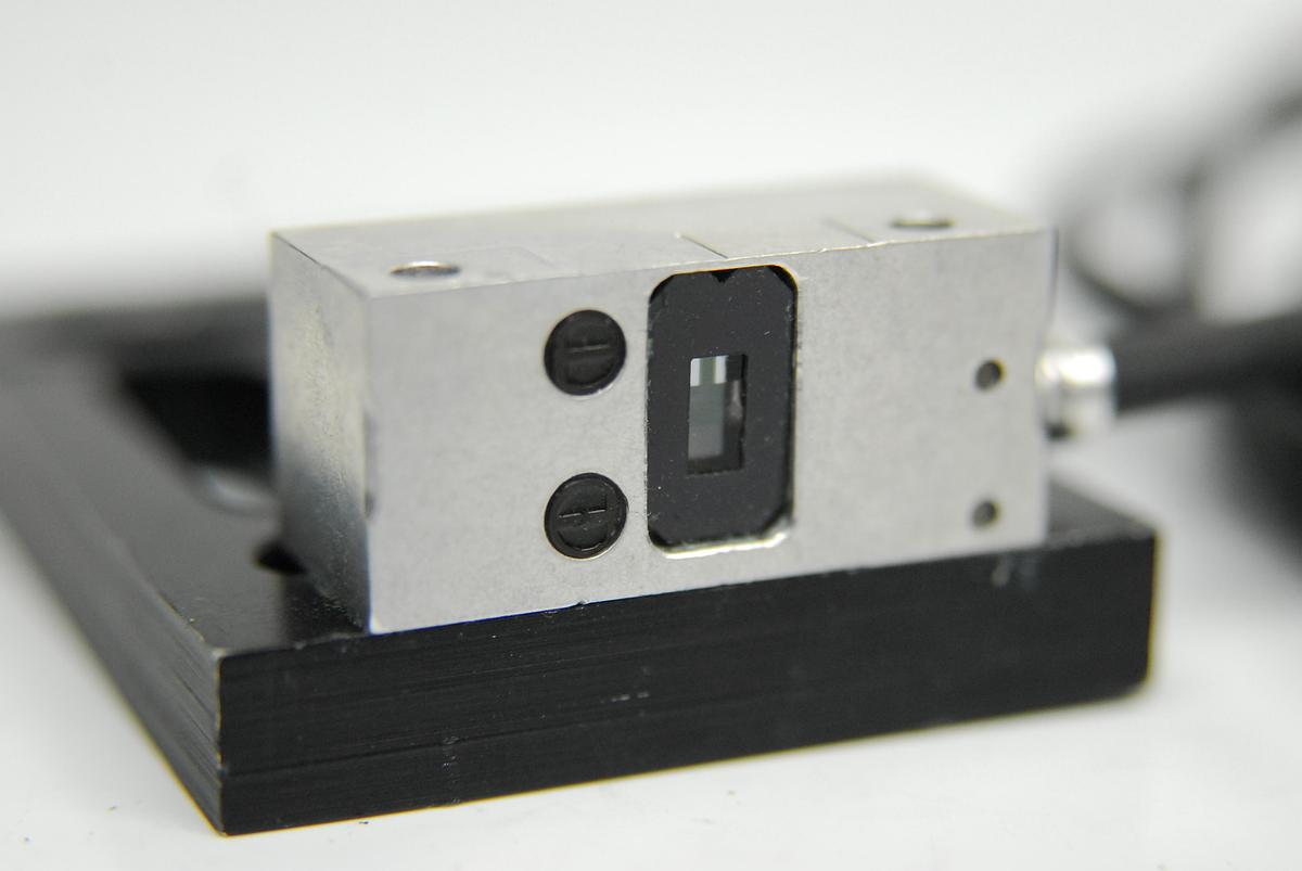 Used Renishaw SiGNUM Si-NN-1000 Interface Module Box w/ SR030A Optical Readhead 3m