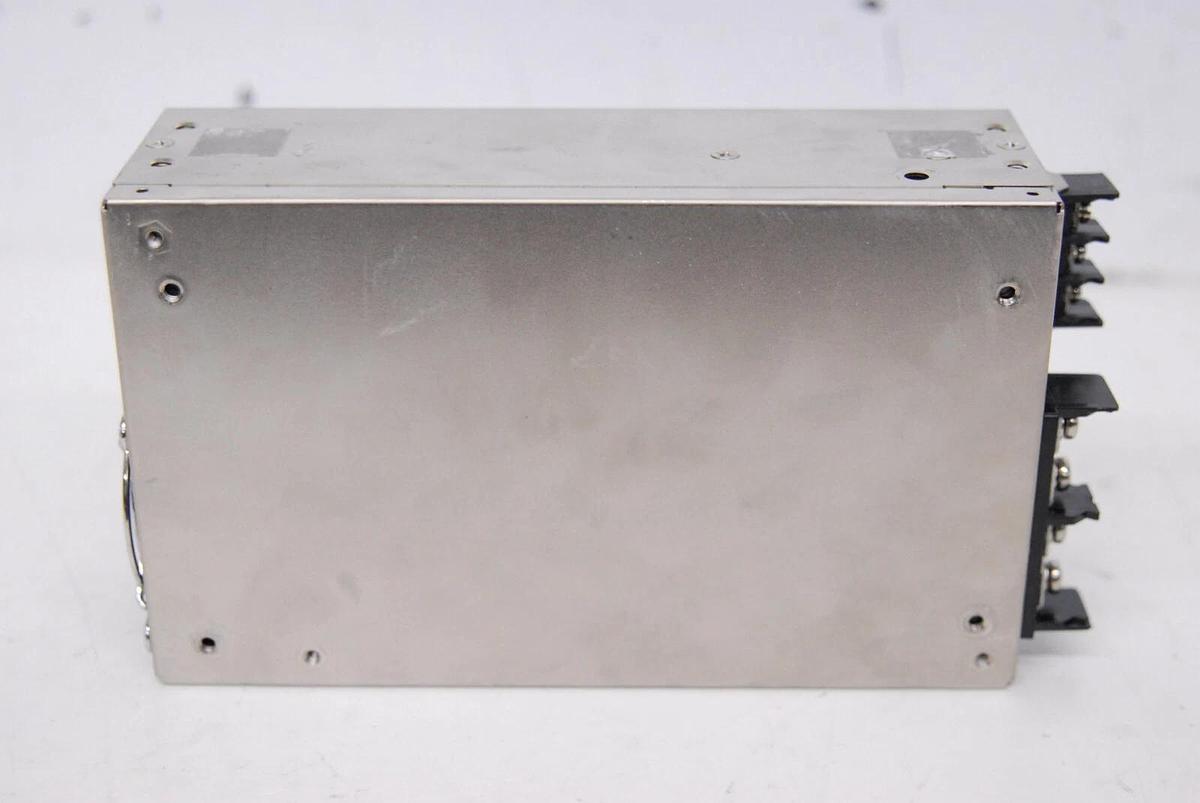 Used Artesyn LCM600Q-N LCM600 Series Power Supply 100-240V~8.5A 24V 27A