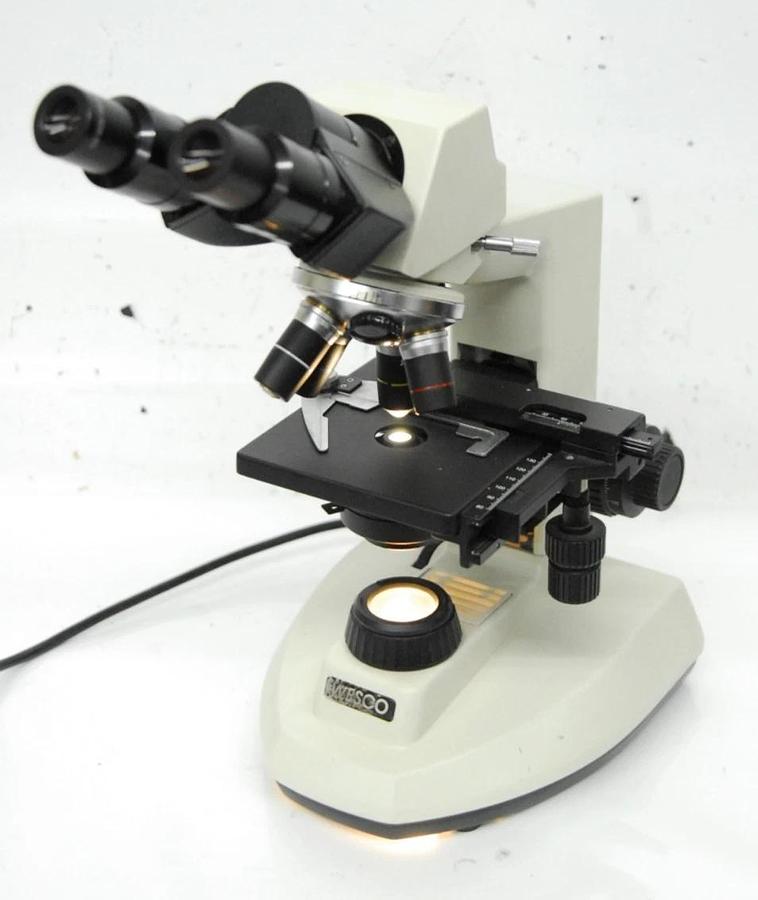 Used Wesco Lab VU 4200 Binocular Microscope W/ 4/10/40/100x SP-Achro Objectives