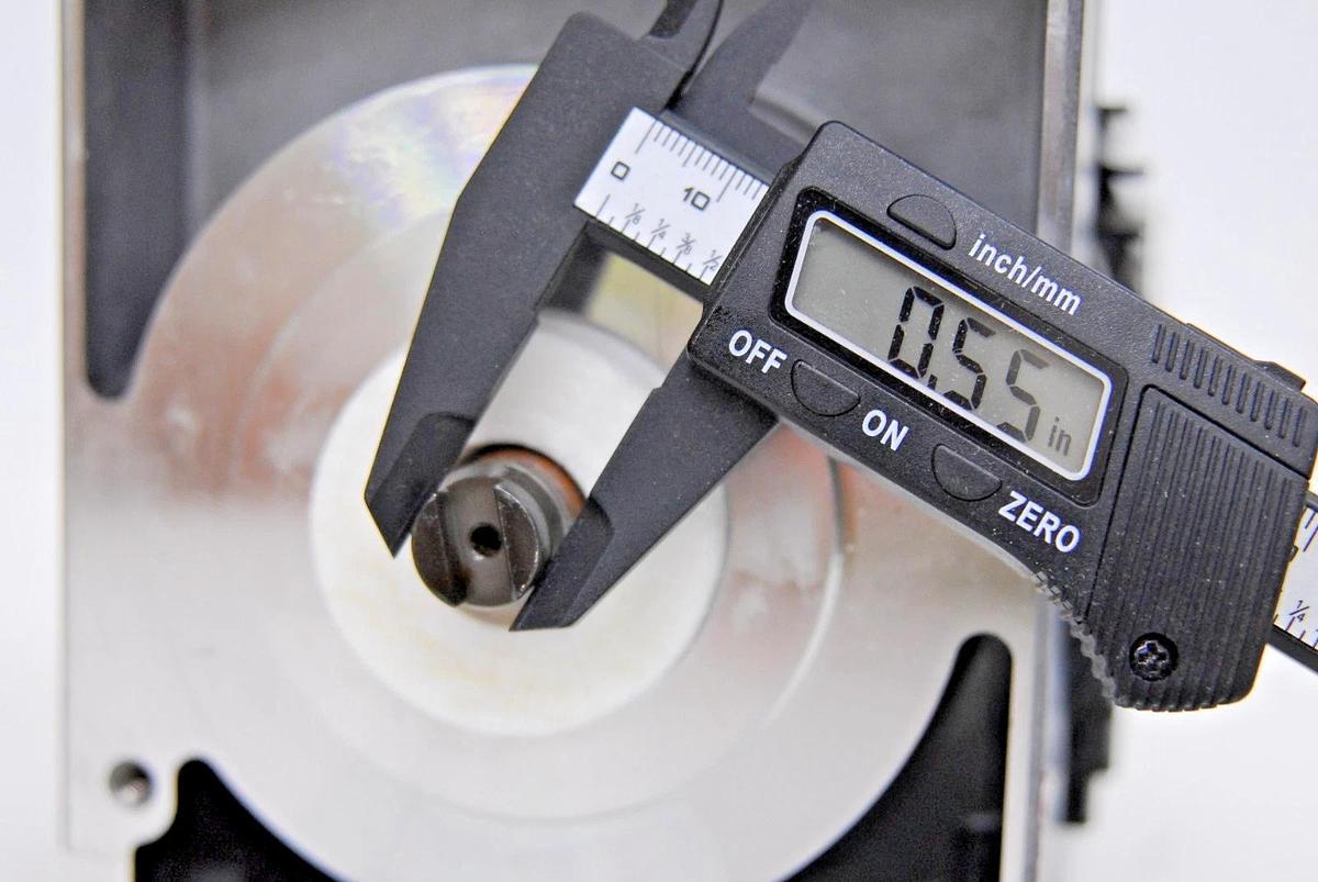 Used Hanning E7B2B-7-583 1-phase AC Motor 200-240VAC 2760/3155RPM (Pfiffer DUO 3)