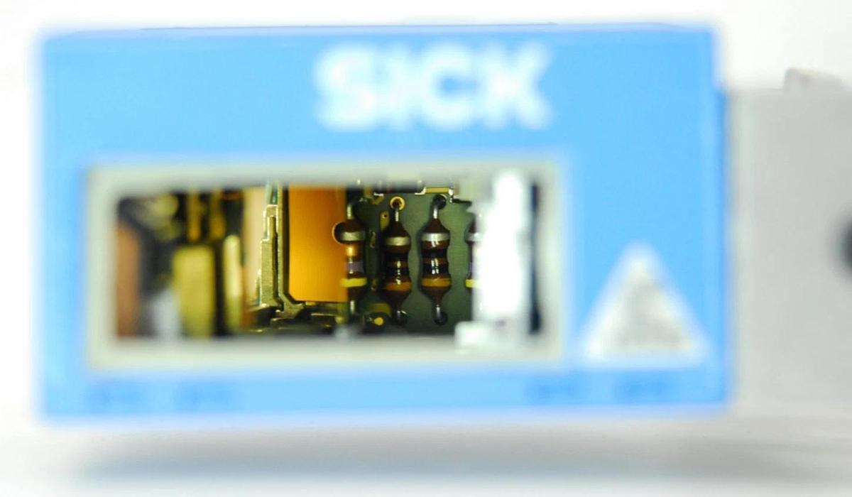 Used SICK CLV421-1010 1022616 Long Range Barcode Scanner (2"-29" Range)