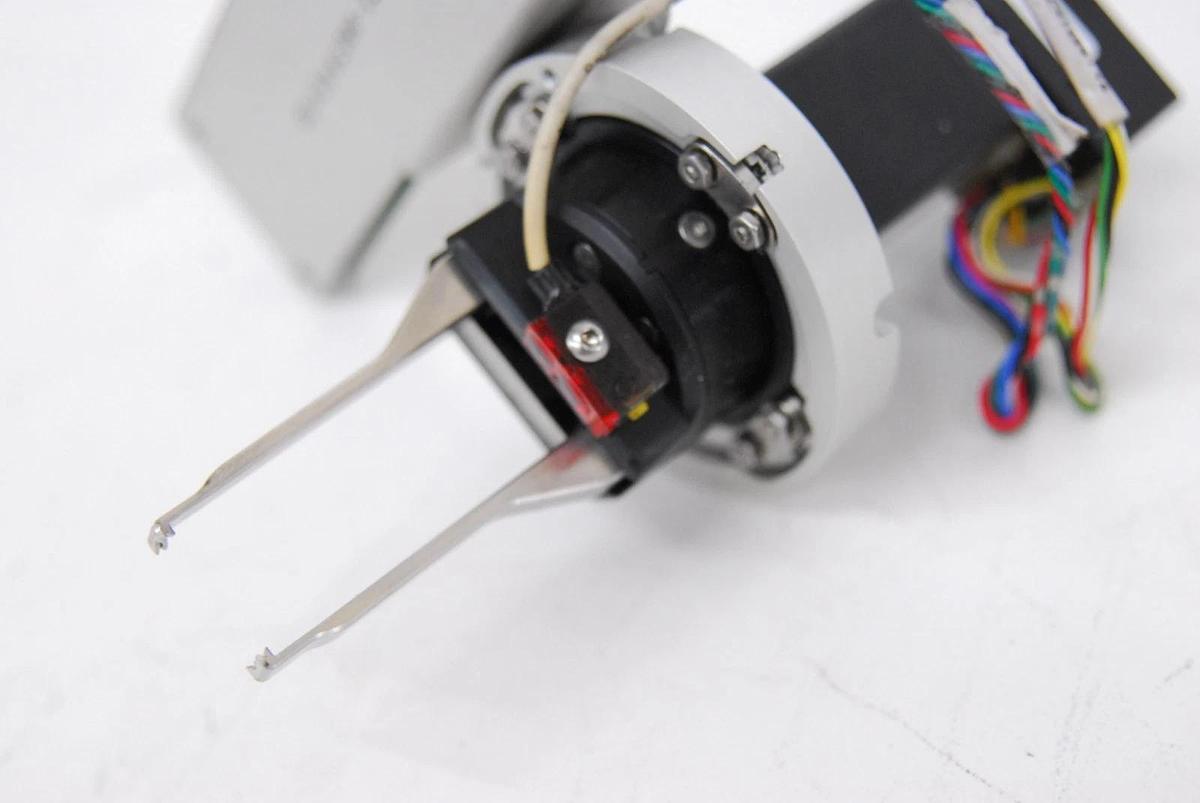 Used T2 Biosystems T2DX Analyzer - Gripper Assembly 71-00496