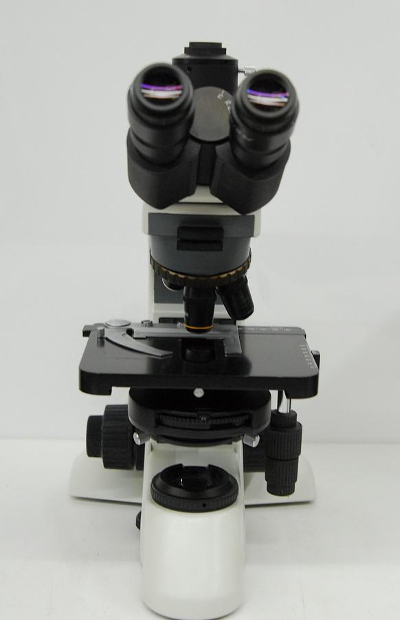 Used Motic BA400 Trinocular Phase Contrast Microscope W/ Plan 10/20/40/100 Objectives