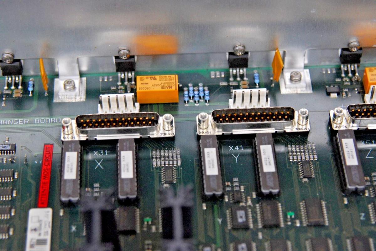 Used Philips 4022 332 8671 Sample Changer Board - PW2540 VRC Sample Changer