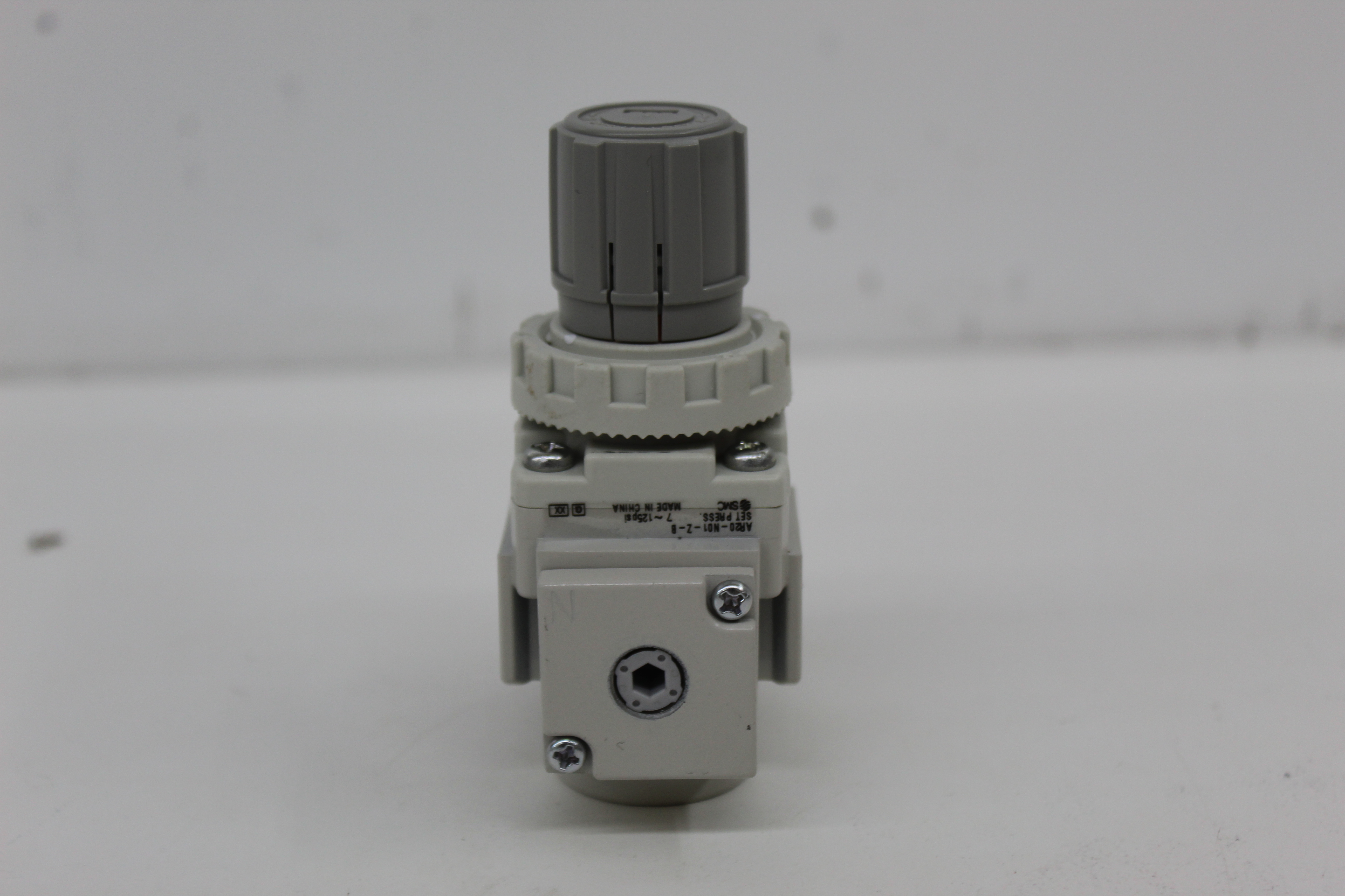 Used SMC AR20-N01-Z-B Pneumatic Air Pressure Regulator 1/8" NPT 7-125 PSI AR-B
