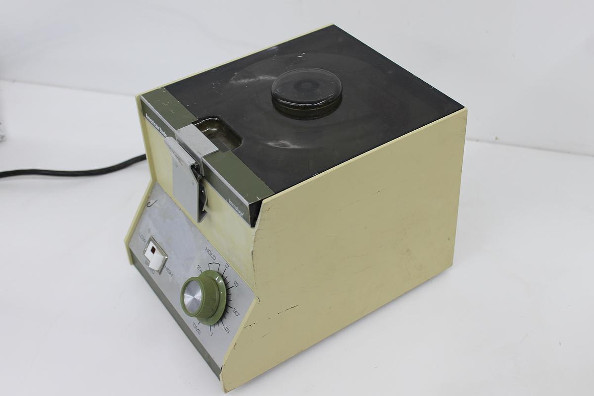 Used American Dade 569 Immufuge Centrifuge