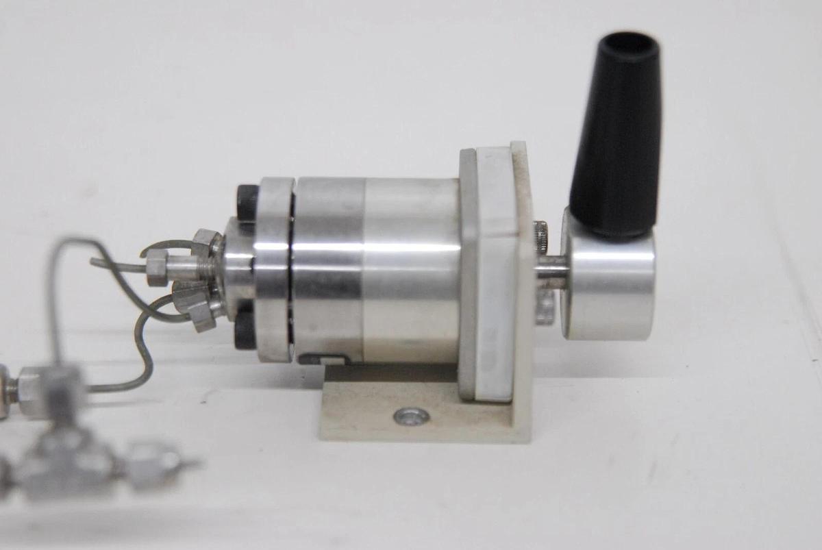 Used Rheodyne 7060 7-Port 6-Position Selection Valve W/ Mount