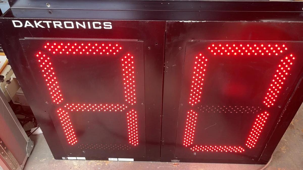 Used Daktronics TI-2003-11 Game Clock, Segment / Baseball timer, Pitch Speed Display
