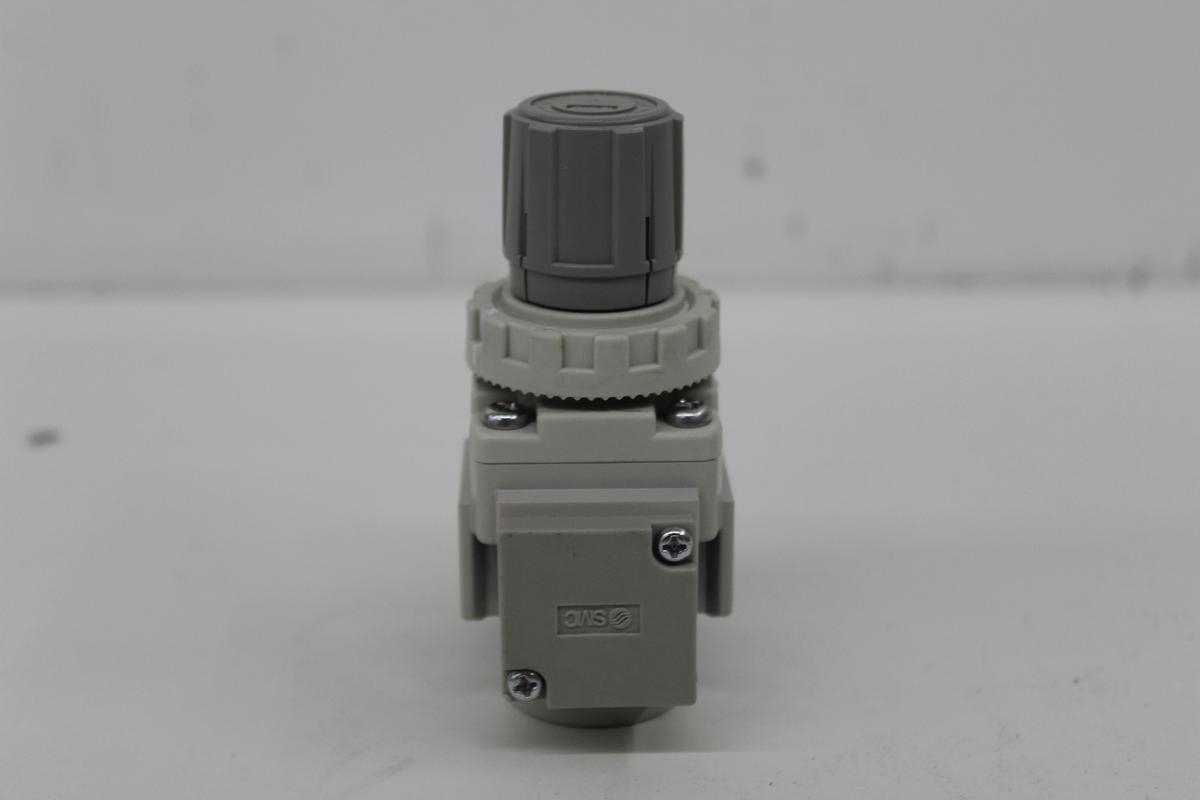 Used SMC AR20-N01-Z-B Pneumatic Air Pressure Regulator 1/8" NPT 7-125 PSI AR-B