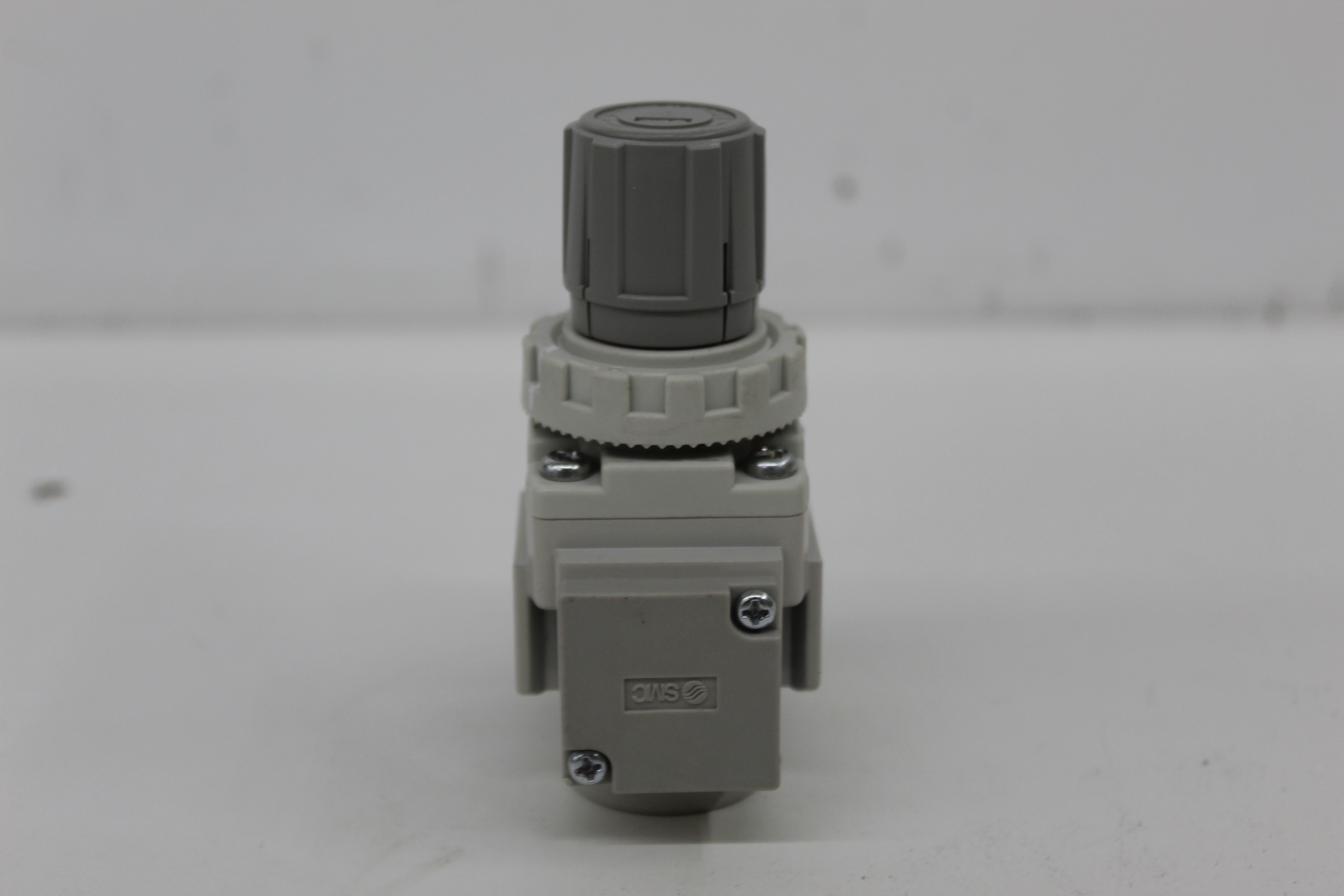 Used SMC AR20-N01-Z-B Pneumatic Air Pressure Regulator 1/8" NPT 7-125 PSI AR-B