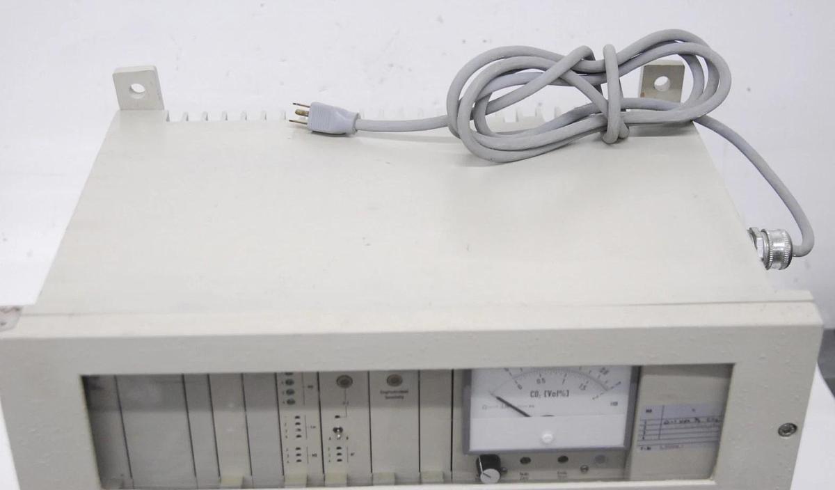Used H&B  URAS 3 G Gas Analyzer C02 (Hartmann and Braun) - Read Description