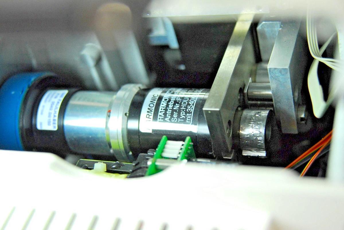 Used Zeiss 1312-732 Axiovert 200M Motorized Base Stand - Read Description - Working