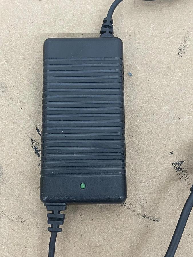 Used VM Electronics ED1096B, 12-16V DC in - 19V DC and USB out, 90W Power Converter