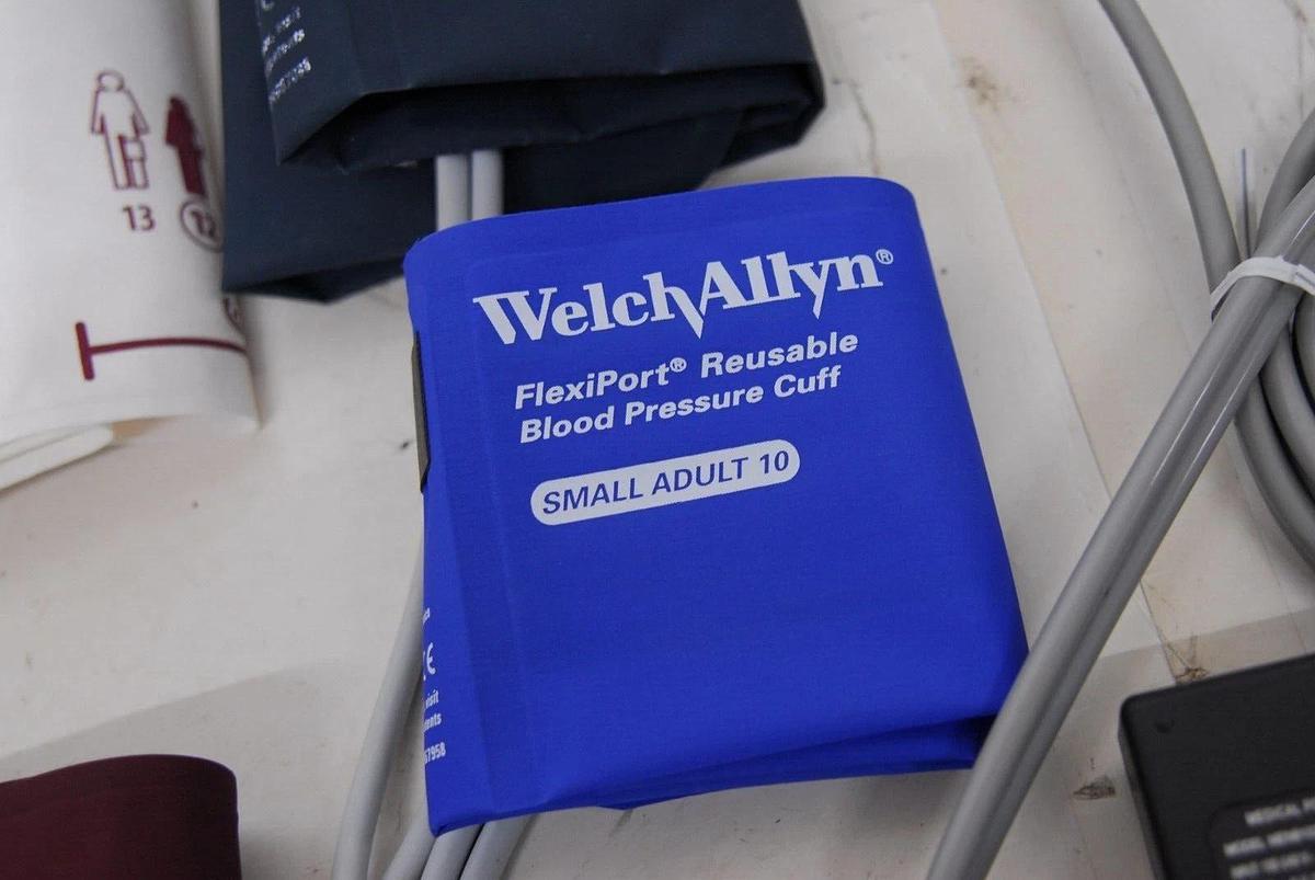 Used Welch Allyn 45NTO Vital Signs Spot LXi Patient Monitor W/ Stand, and MORE