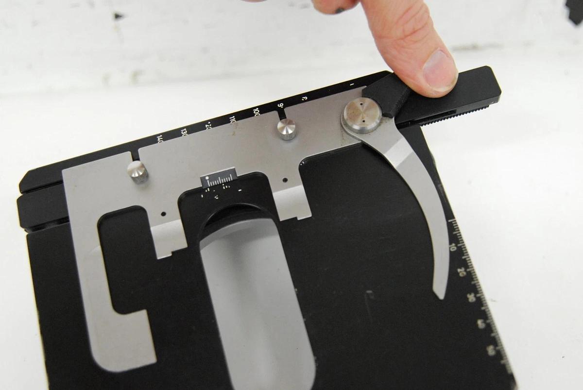 Used Zeiss 47 34 15 Mechanical Stage X-Y Stage W/ Quick Release Stage Carrier