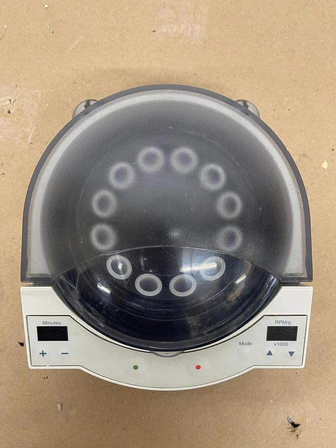 Used Fisher Scientific MicroD Microcentrifuge 5800g W/ 12 Slot Rotor