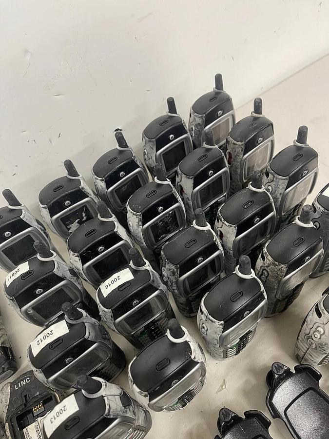 Used Motorola Nextel i355 Cell Phones W/ 9 Belt Clip Holsters - FOR PARTS Lot of 29