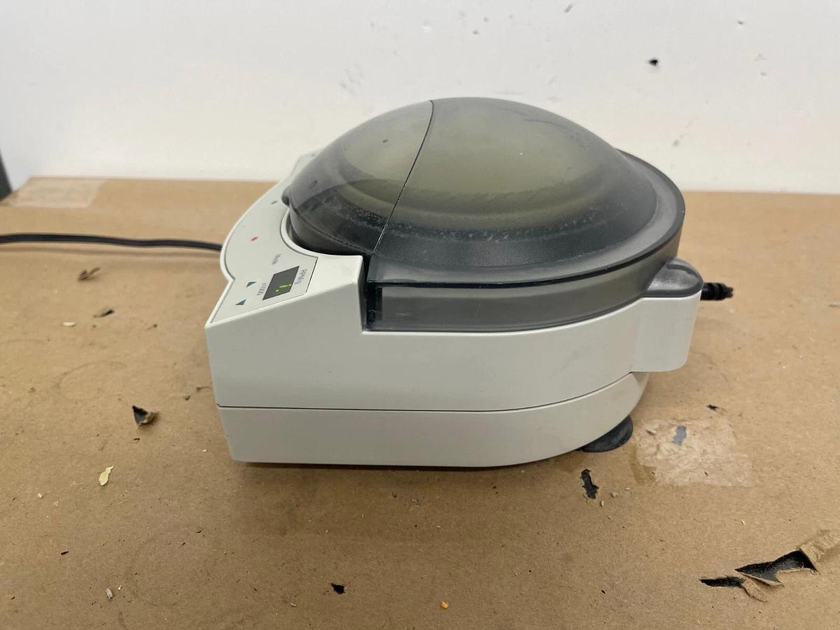 Used Fisher Scientific MicroV Microcentrifuge 7200g W/ Power Adapter, Rotor
