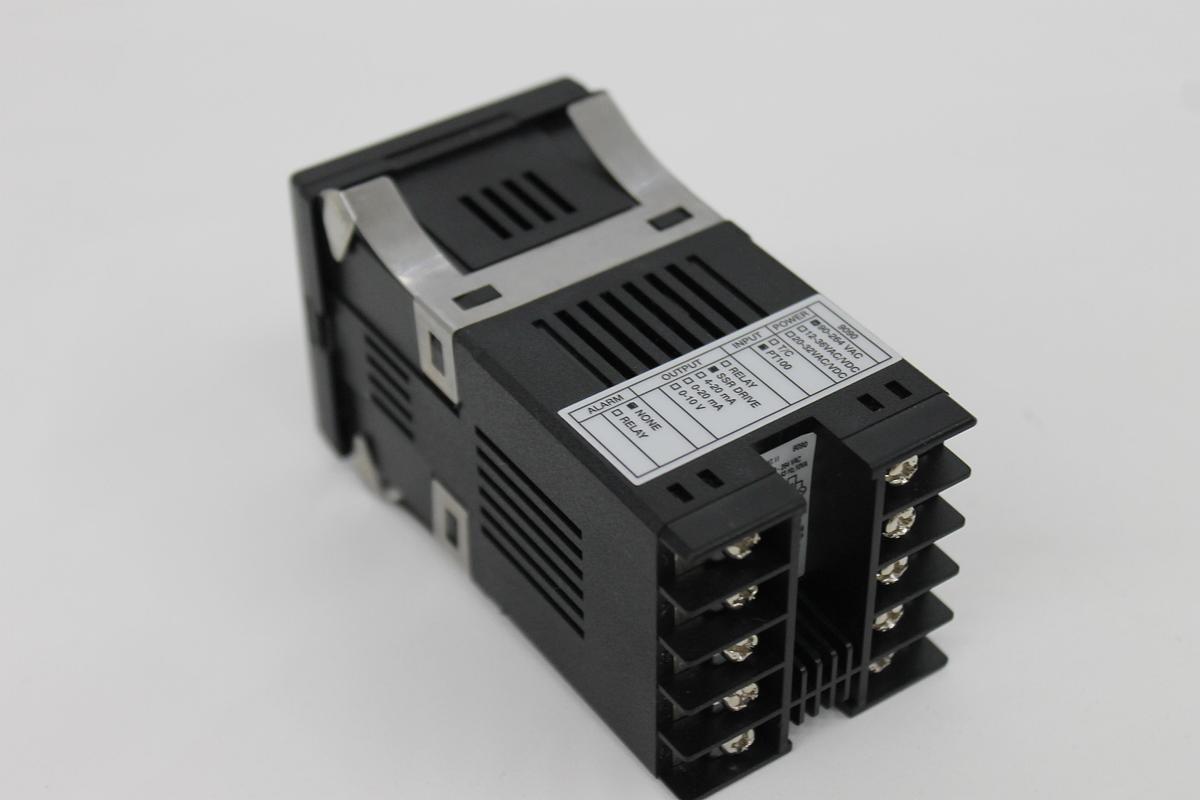 Used FUTURE DESIGN CONTROLS INC FDC9090-4312000 Process Temp Control