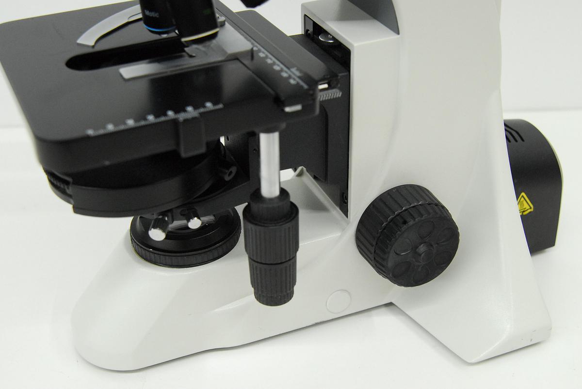 Used Motic BA400 Trinocular Phase Contrast Microscope W/ 4/10/20/40/100 Objectives