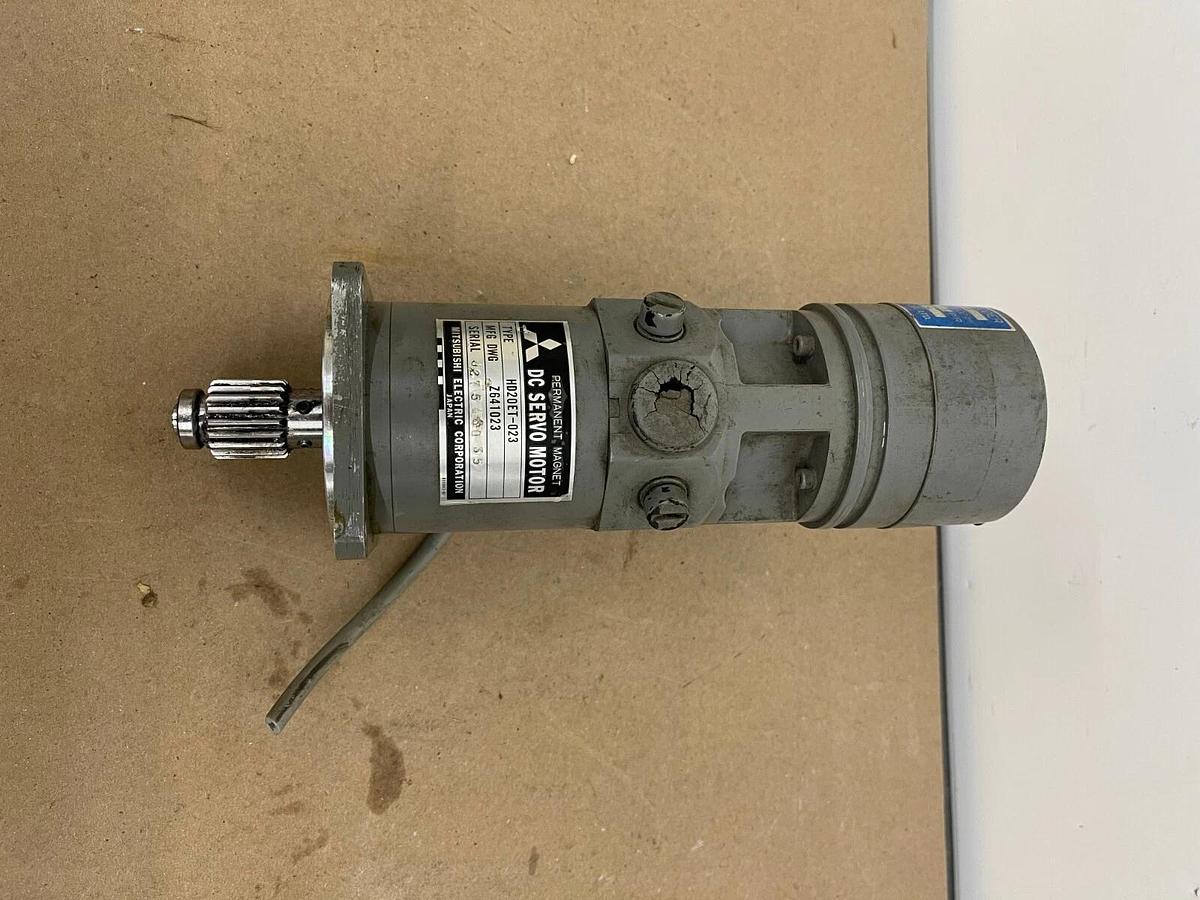 Used Mitsubishi HD20ET-02 DC Servo Motor / Sanyo Denki G1811-097-6 Encoder (DWC200H)