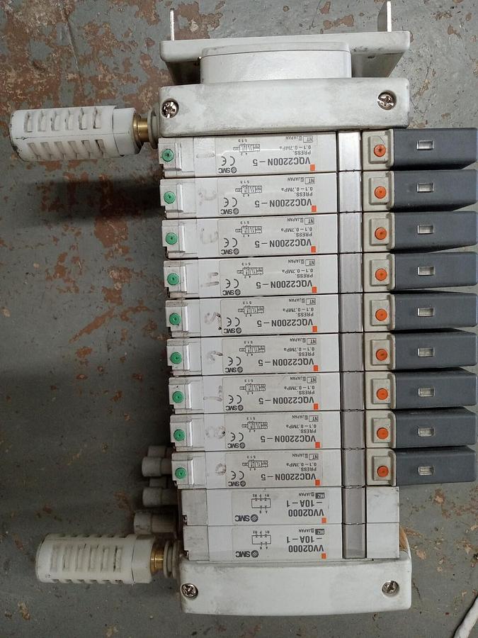 Used SMC Valve Manifold 9x VQC2200N-5, 2x VQC2000-10-1 Solenoid Valves