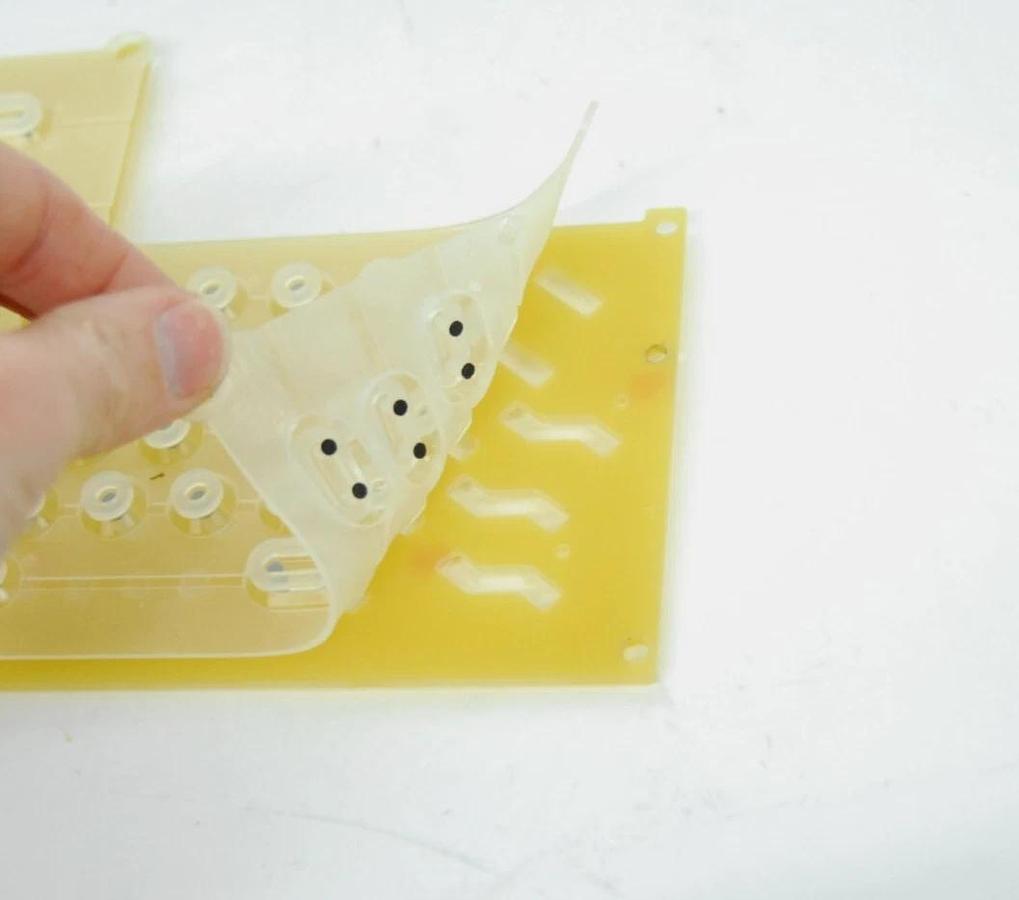 Used HP 77921-21300 QWERTY Board W/ 77921-40040 Button Assembly (Sonos 5500)