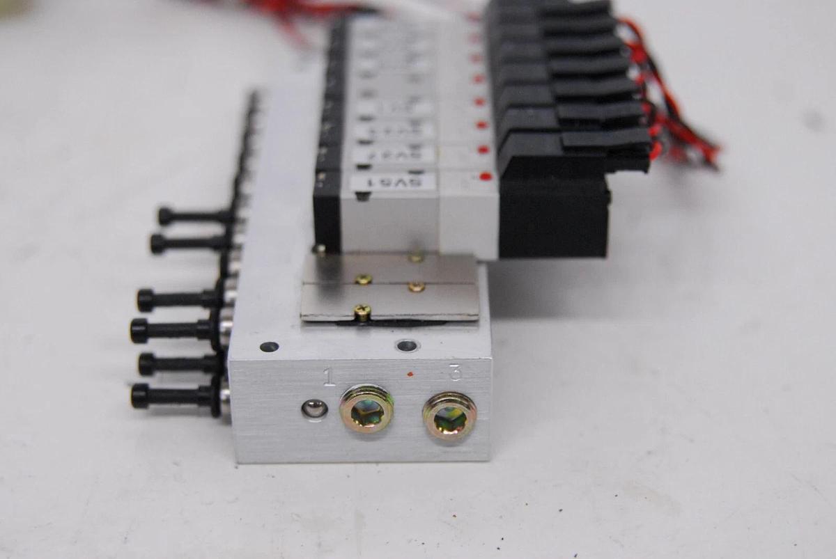 Used Koganei 040M10AJ-6W Manifold W/ 8 A040-4E1 Air Valves