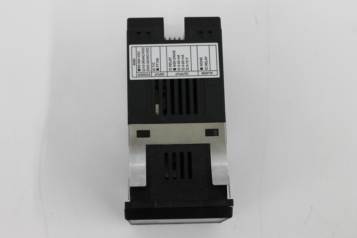 Used FUTURE DESIGN CONTROLS INC FDC9090-4312000 Process Temp Control