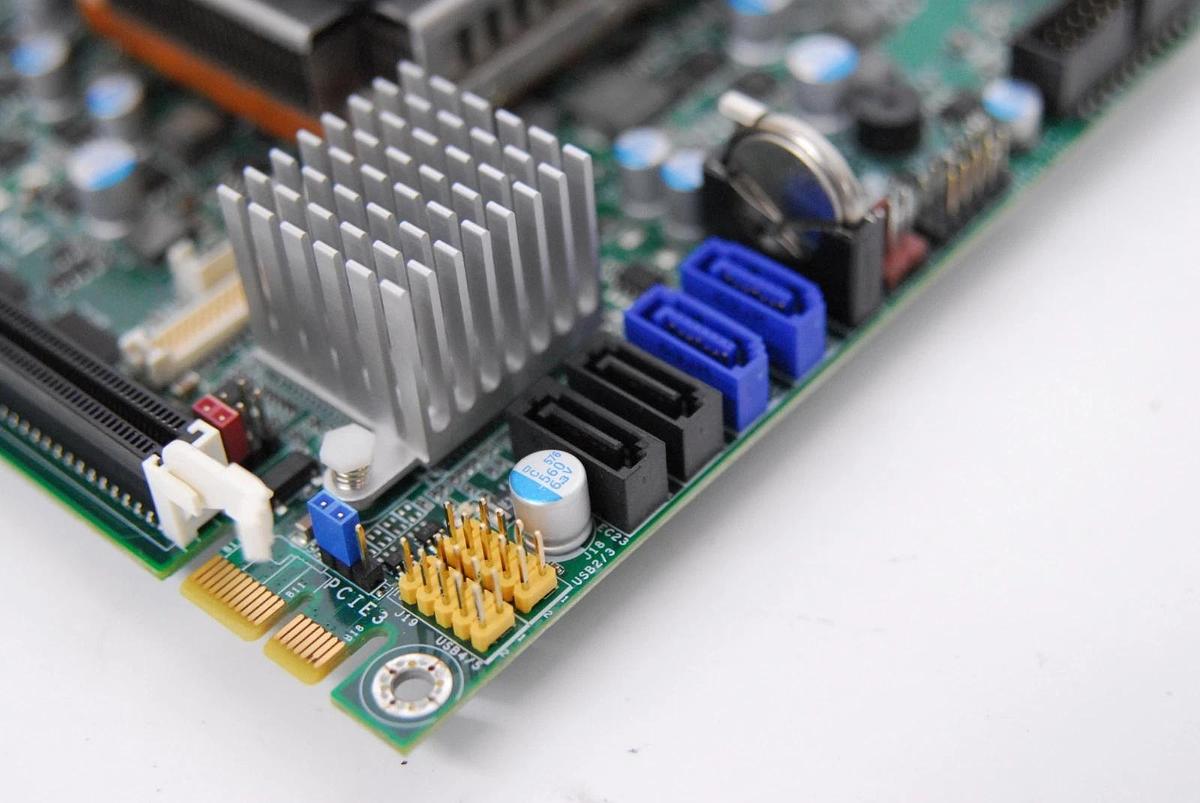 Used DFI HR100-CRM 774-HR1001-552G Mini-ITX Motherboard (8gb RAM, SR02T i7 CPU)