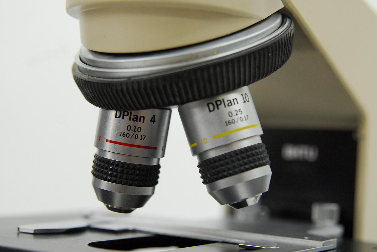 Used Olympus BH-2 BHTU Binocular Microscope W/ DPlan 4/10 Objectives, Light Pre-Set