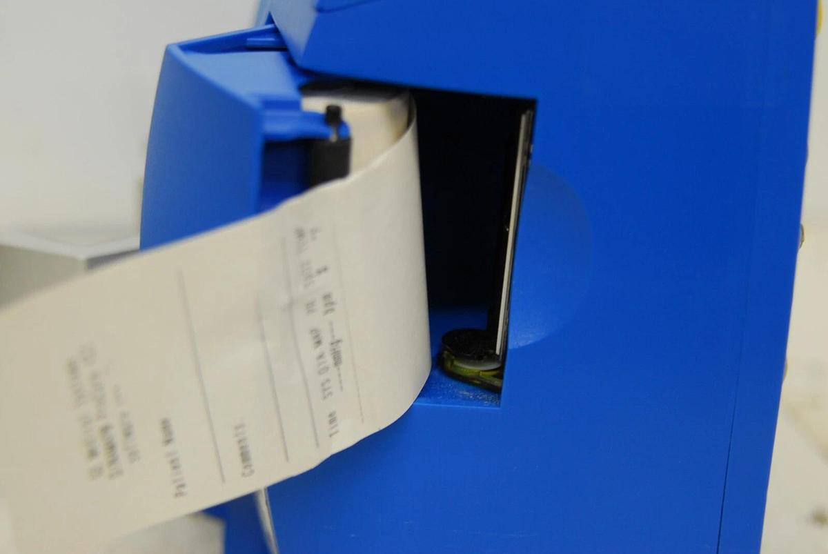 Used GE Dinamap ProCare 400 (DPC400NR) W/ Power Adapter- READ DESCRIPTION