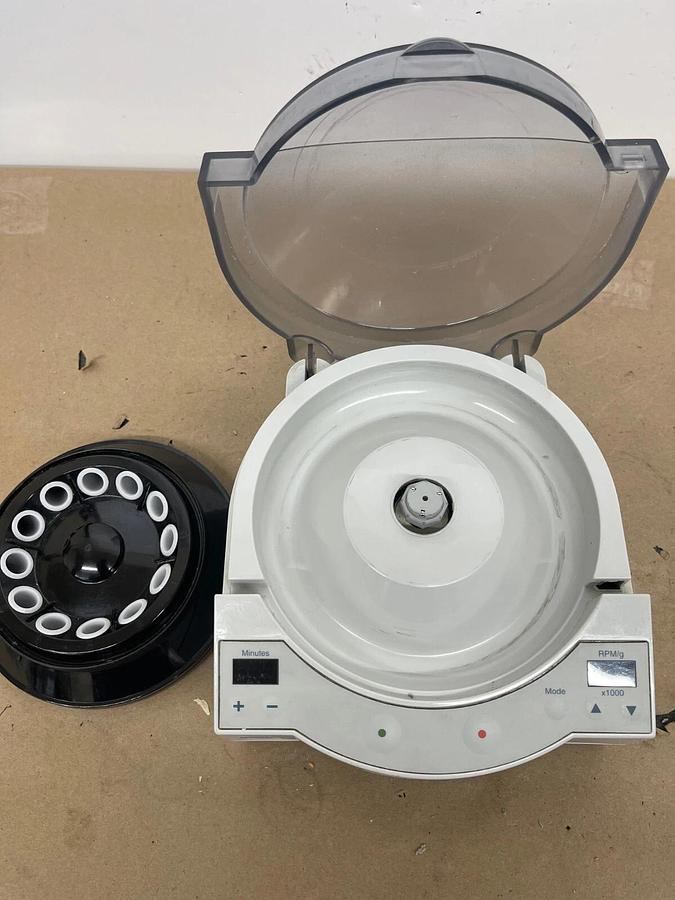 Used Fisher Scientific MicroD Microcentrifuge 5800g W/ 12 Slot Rotor