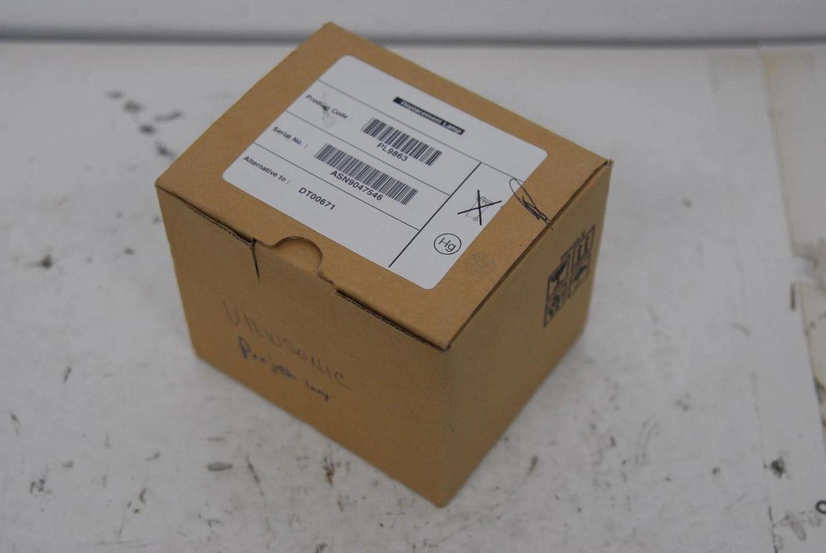 Used PL9863 Replacement Projector Bulb (Alternative to: DT00671)