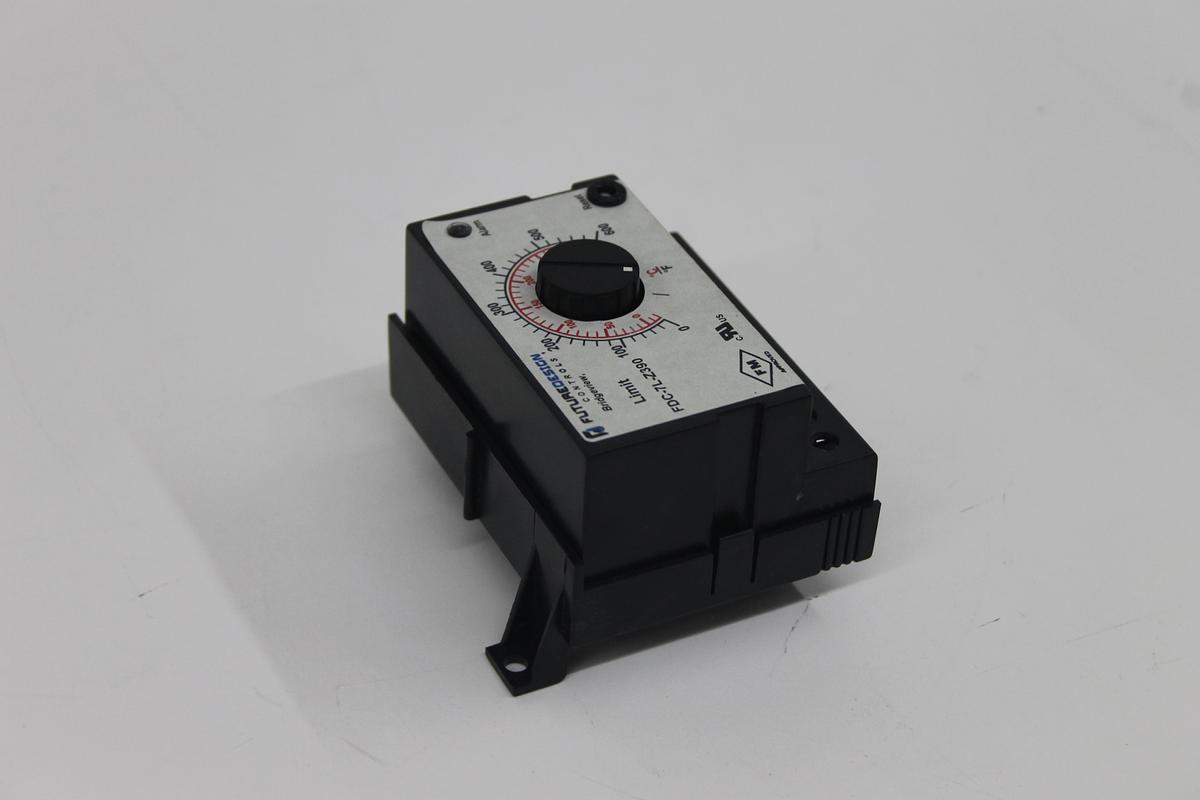 Used Future Design Controls FDC-7L-Z390 Temperature Controller