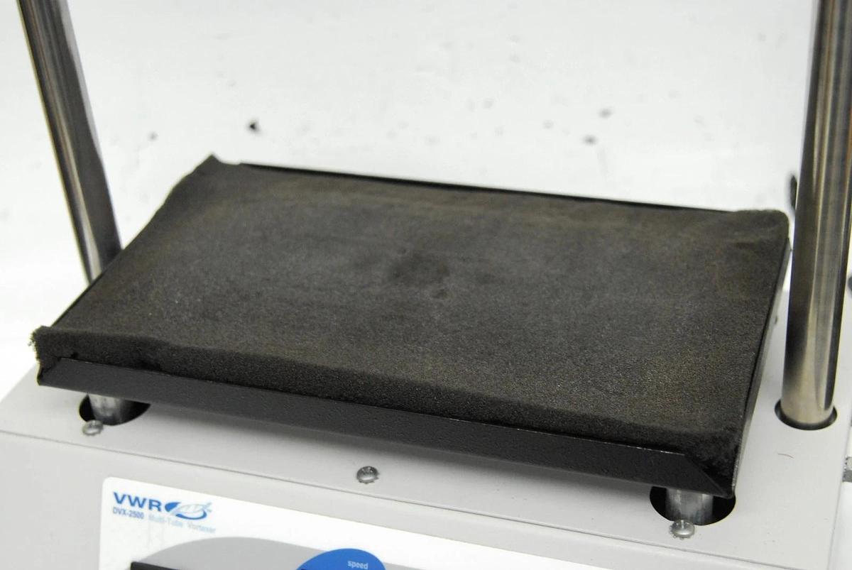 Used VWR Scientific DVX-2500 14005-826 945063 Digital Multi-Tube Vortexer