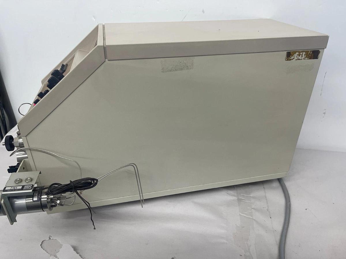 Used LDC Analytical constaMetric 3200 Solvent Delivery System