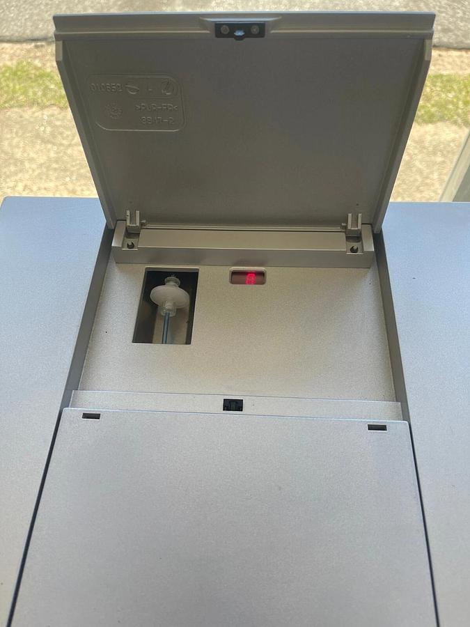 Used Qiagen QIAxcel Advanced Capillary Electrophoresis System - Read Description