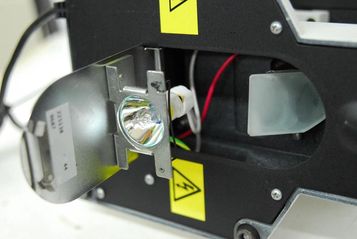 Used Leica ATC 2000 Microscope Body (498) W/ Stage