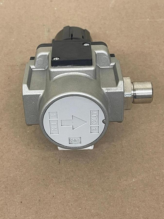 Used SMC AR40K-F04 Modular Regulator W/ ISE35-N-65 Digital Pressure Switch