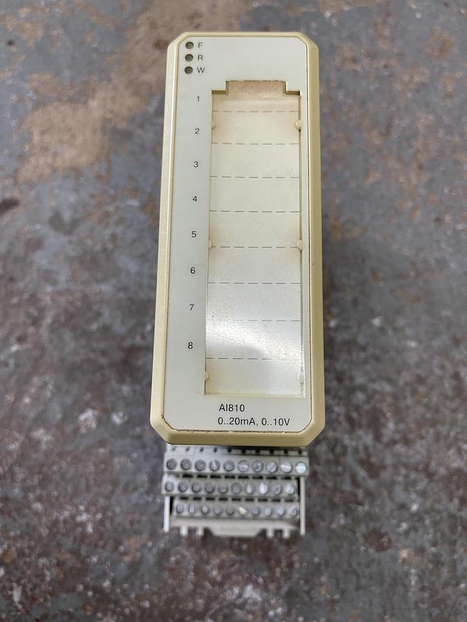 Used ABB - 3BSE008516R1 - AI810