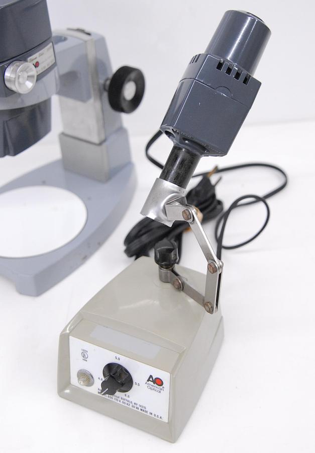 Used AO Stereo Star 569 .7x-3x Stereo Microscope W/ 655 Illuminator - TESTED WORKING